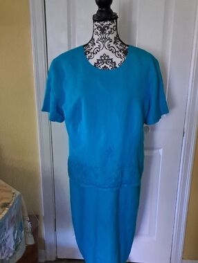 Positive Attitude Woman Vintage Turquoise  Dress With Front Embroidery Size 16
